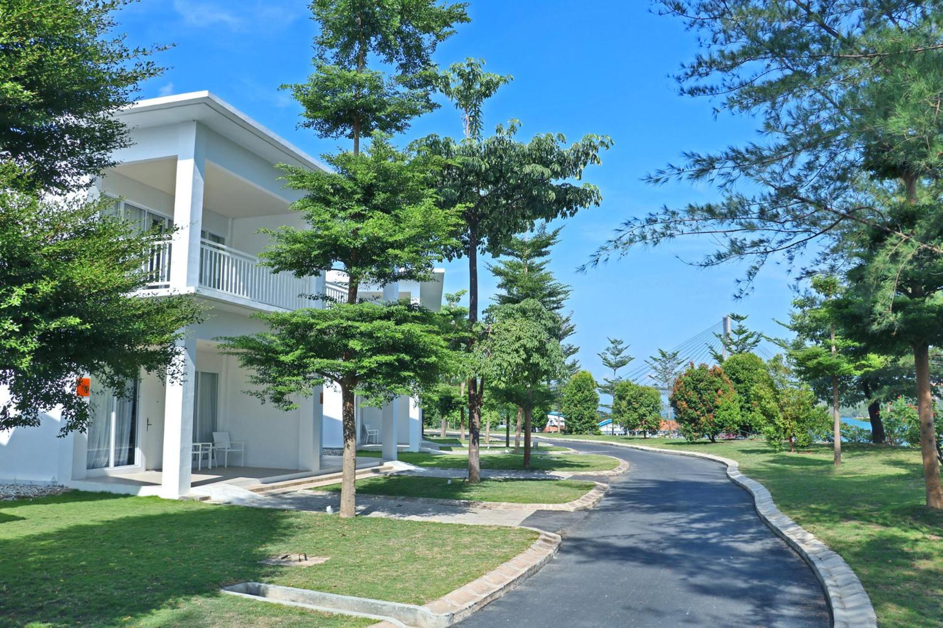 Sagulung Harris Resort Barelang Batam מראה חיצוני תמונה