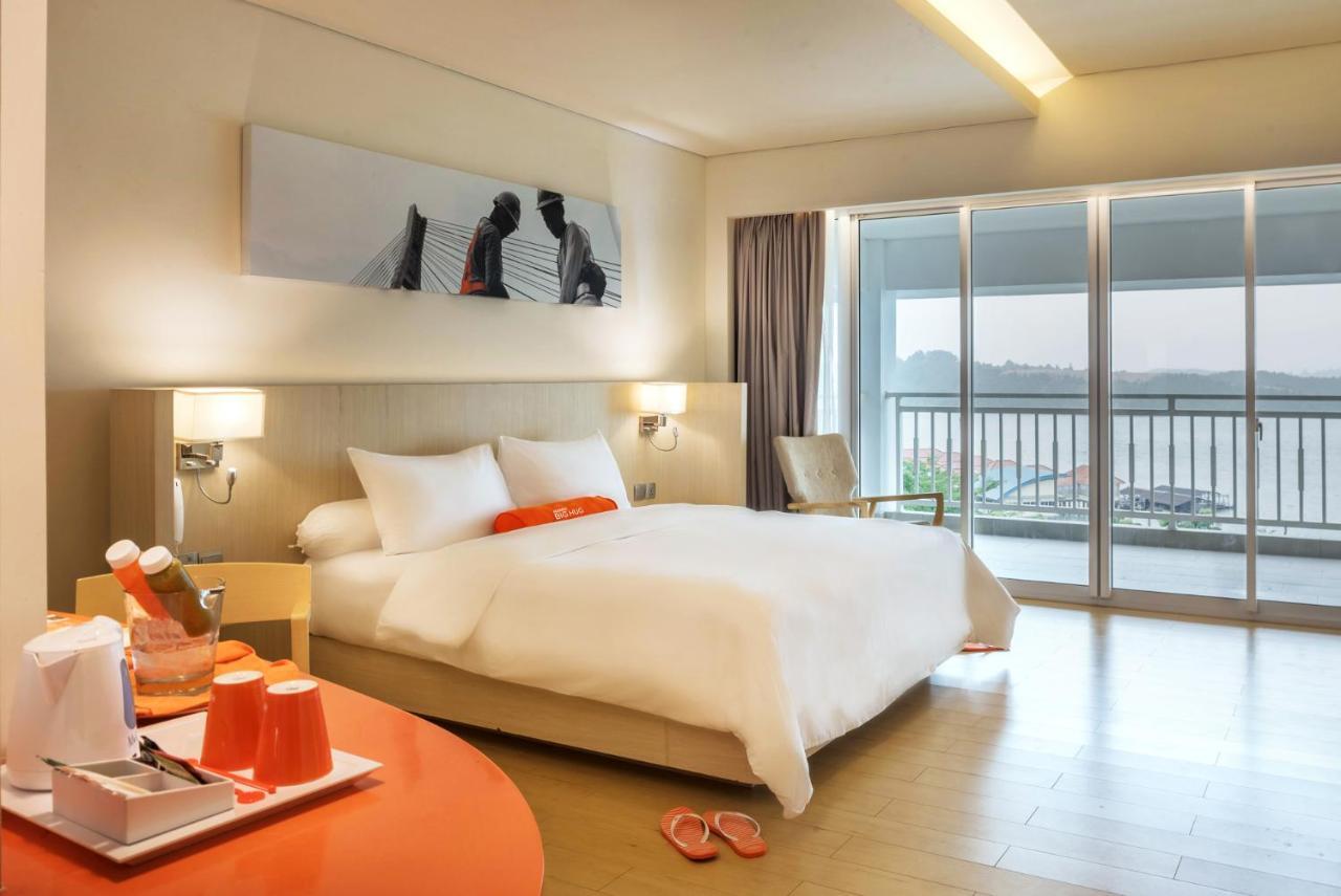 Sagulung Harris Resort Barelang Batam מראה חיצוני תמונה